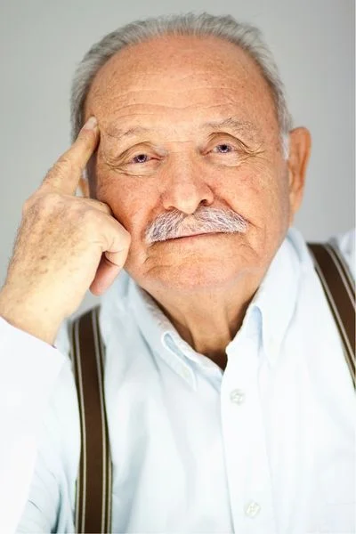 adulto mayor edema macular 1c